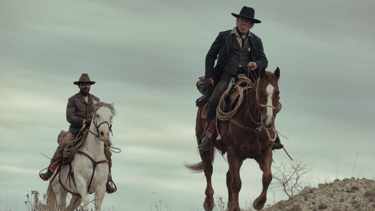 David Oyelewo and Dennis Quaid in Lawmen: Bass Reeves