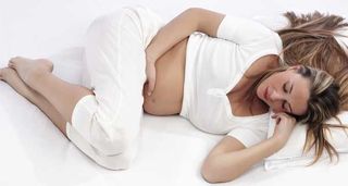 pregnant-sleeping-101001-02
