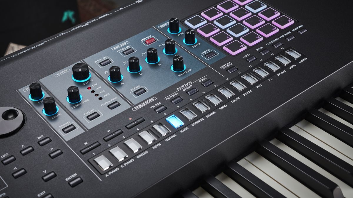 Roland Fantom-8