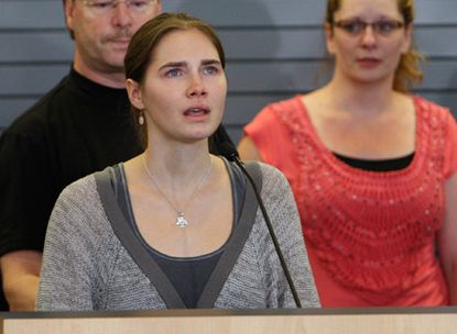 Amanda Knox back home in America at Seattle airport