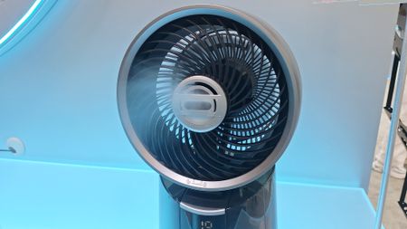 TurboCool Misting Fan 516S in action