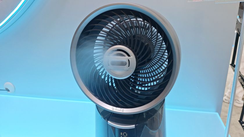 TurboCool Misting Fan 516S in action