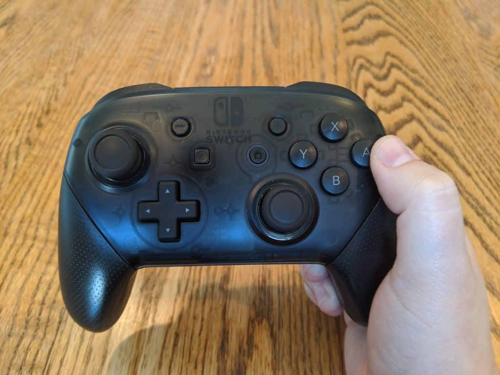 Nintendo Switch Pro Controller vs. HORIPAD Which should you buy in