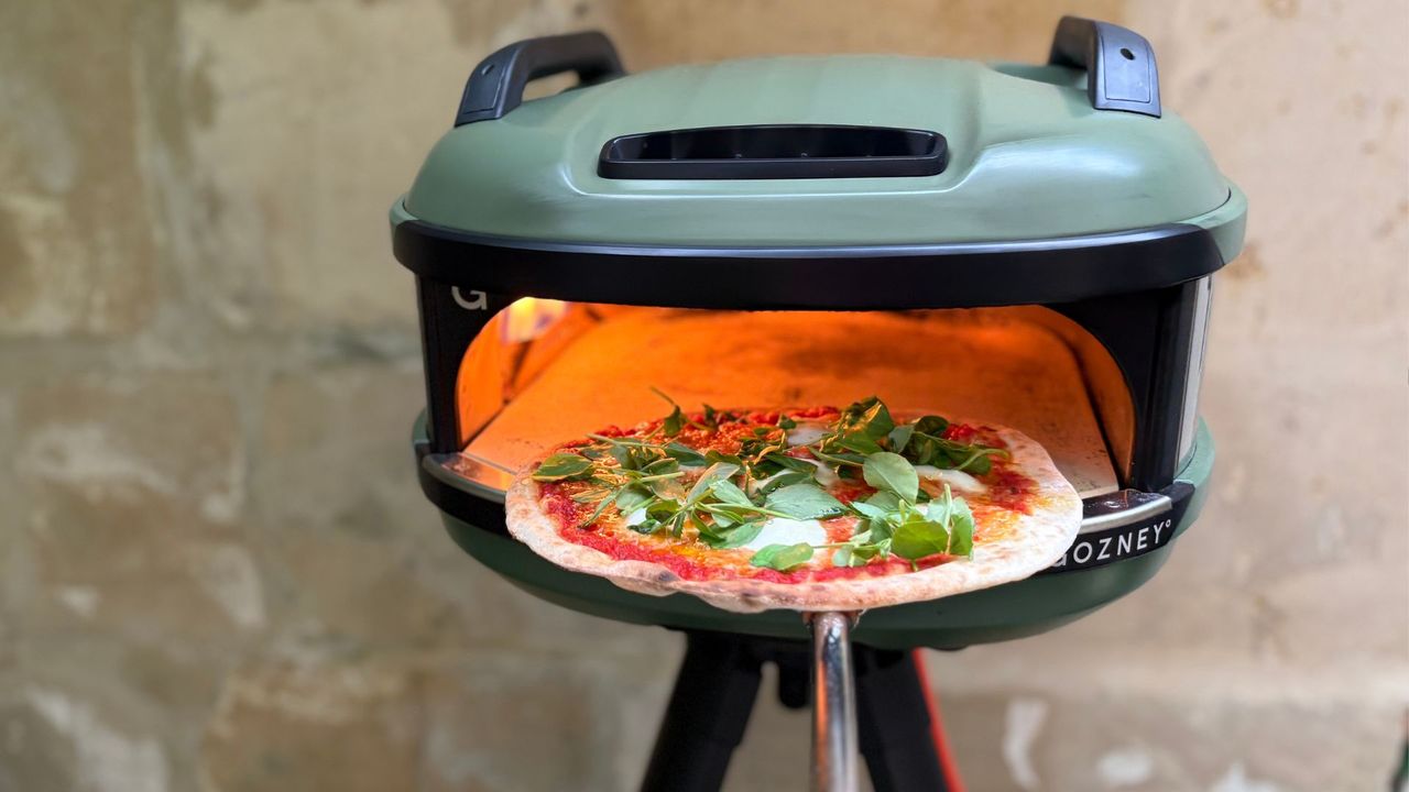 Testing the Gozney Tread Pizza Oven