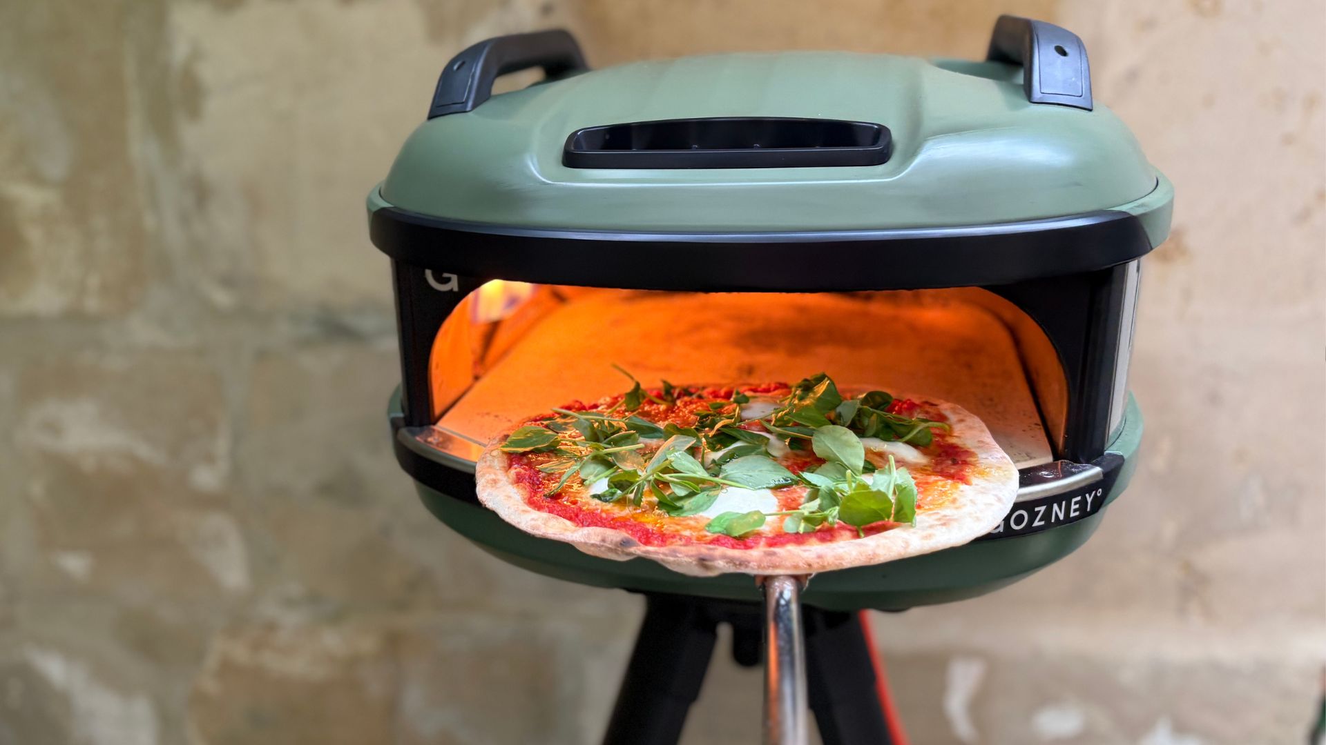 Testing the Gozney Tread Pizza Oven