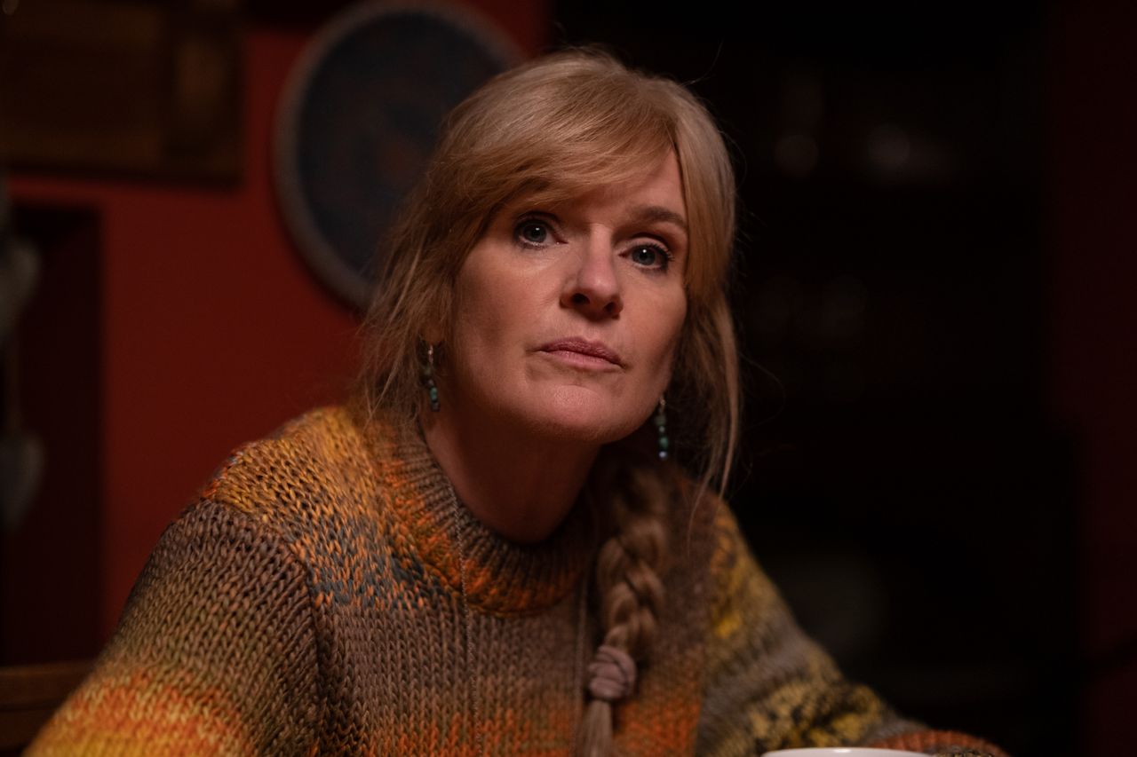 Siobhan Finneran as Clare Cartwright
