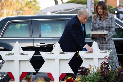 President Trump visits memorials in Pittsburgh