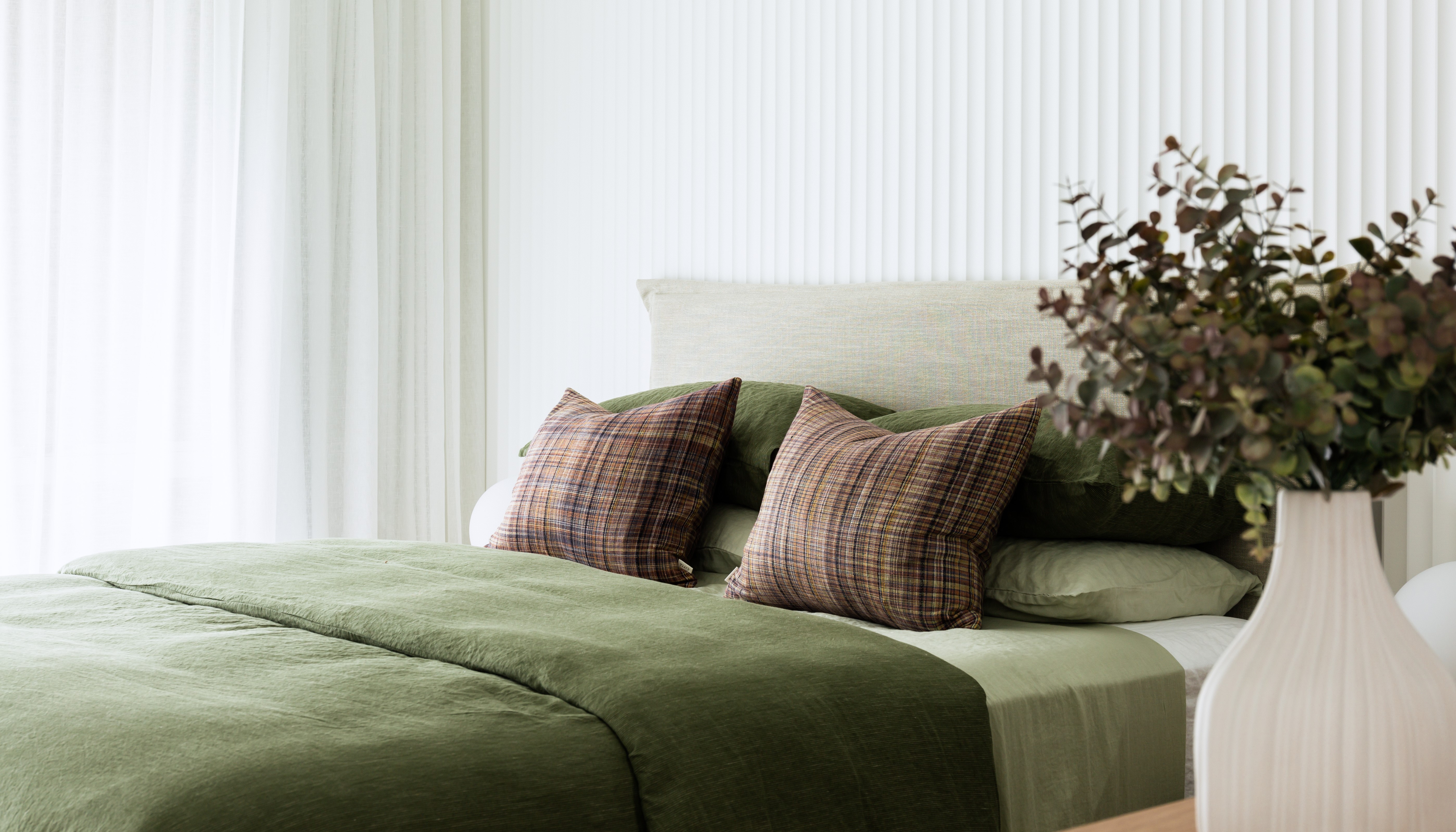 What Color Sheets Go With Sage Green Comforter