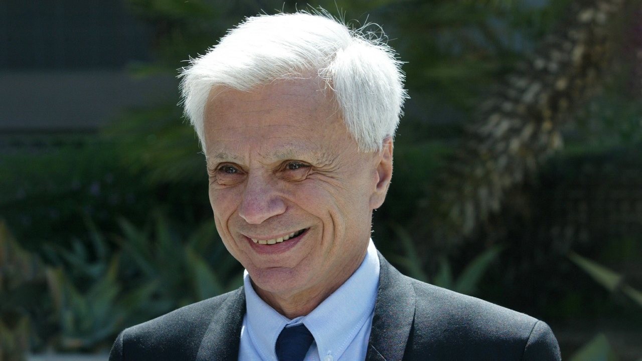 Robert Blake, Emmy Winning Actor Who Was Accused Of Murdering His Wife, Is  Dead At 89 | Cinemablend