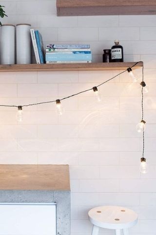 Lights4fun 20 Warm White LED Battery Operated Festoon Party Lights Retro Globe