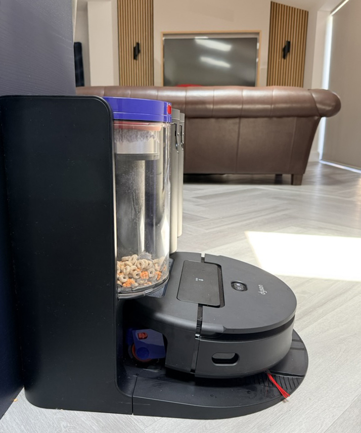 Dyson Spot+Scrub Ai robot positioning