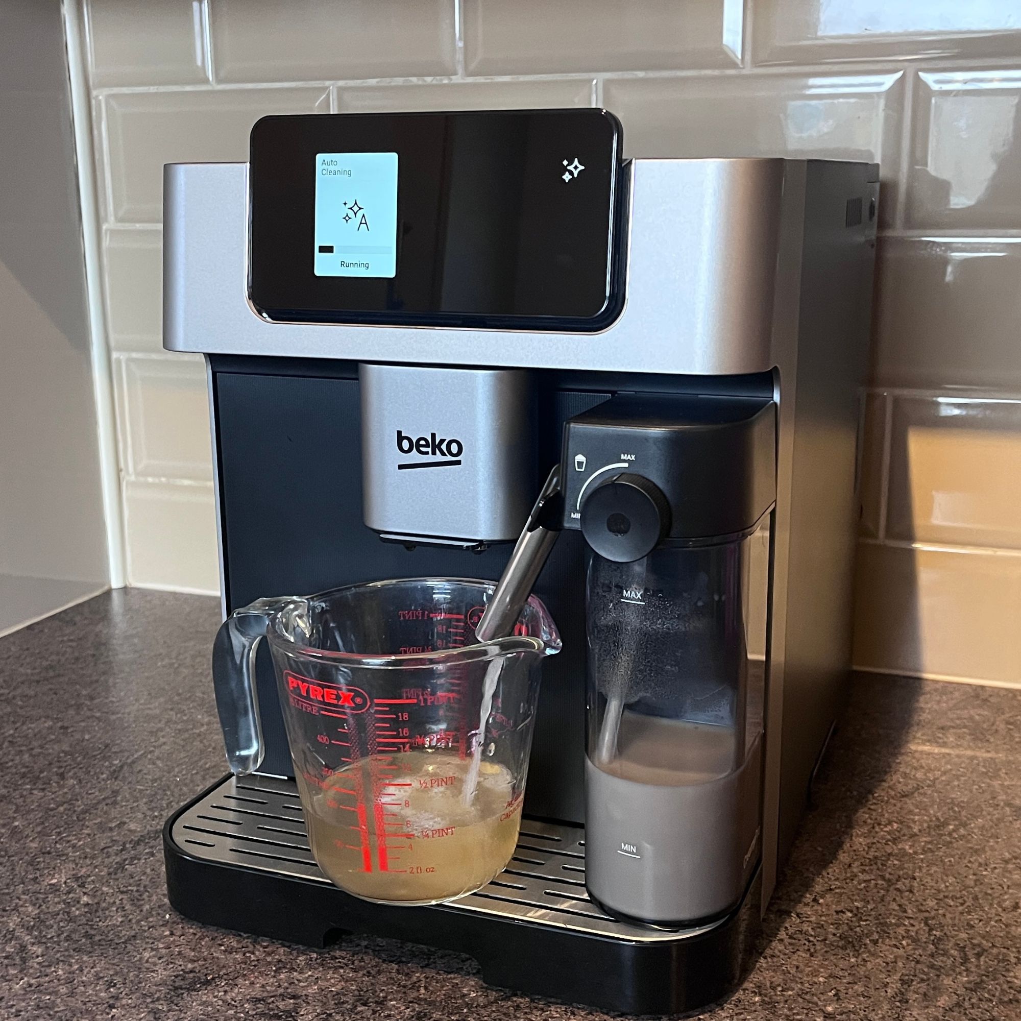 Beko Caffe Experto Series CE7500+ auto cleaning