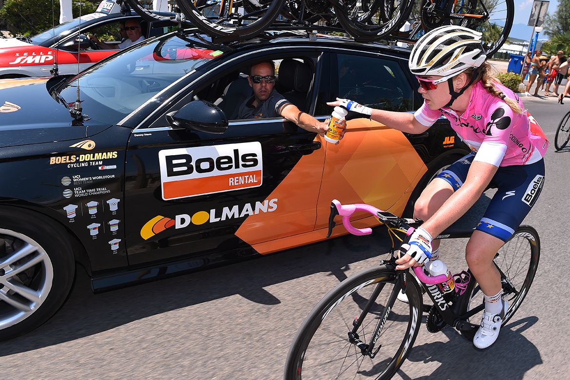 Anna van der Breggen (Boels Dolmans) gets a bottle