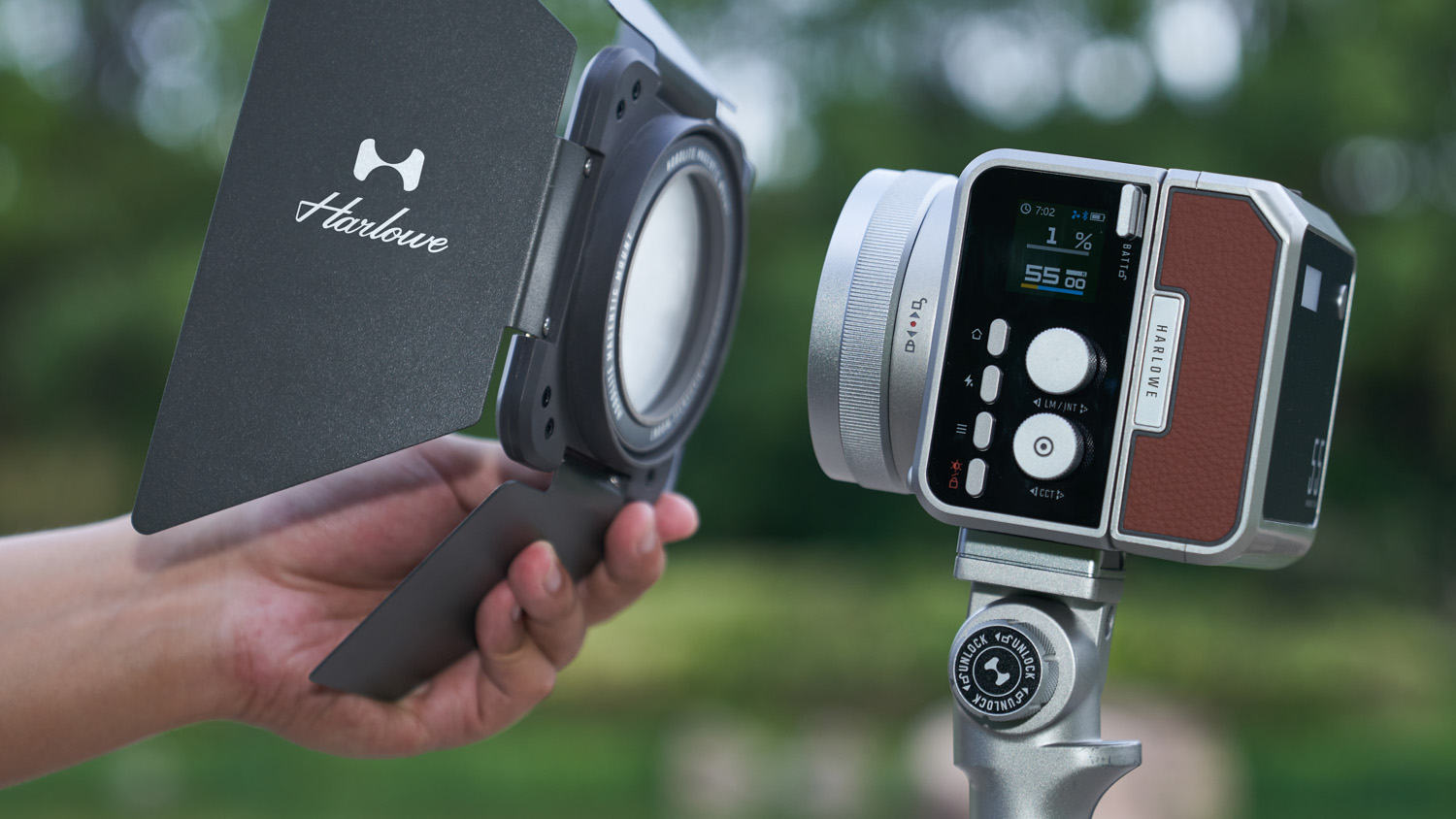 Harlowe Max Air 40 with barn doors being attached