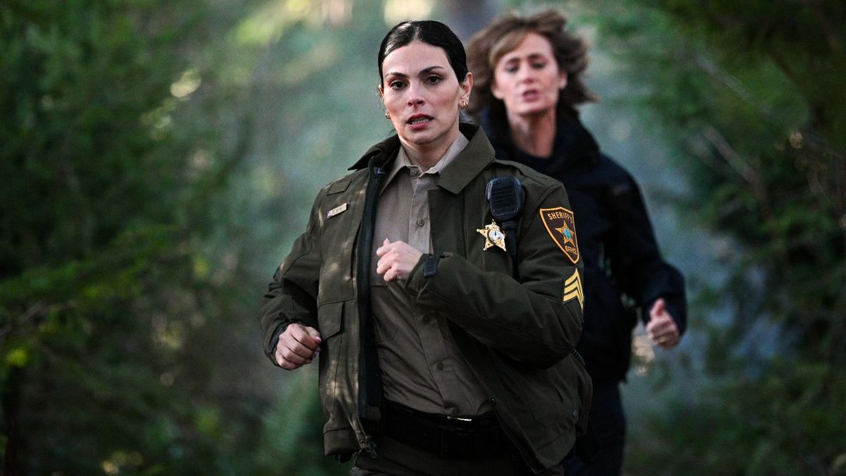 Pictured: Morena Baccarin as Sheriff Mickey Fox and Diane Farr as Sharon Leone running.