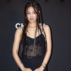Jennie Kim in braids and bands hairstyle
