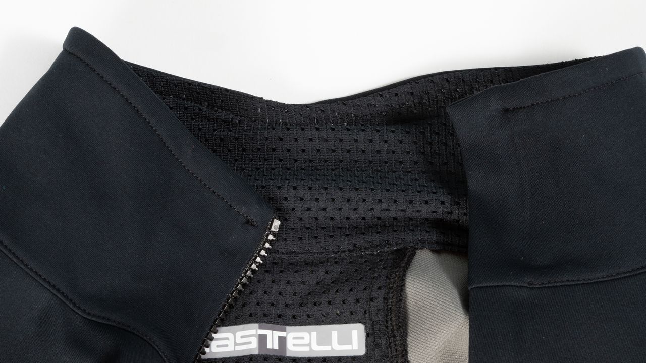 Castelli Perfetto RoS 2 inside of collar