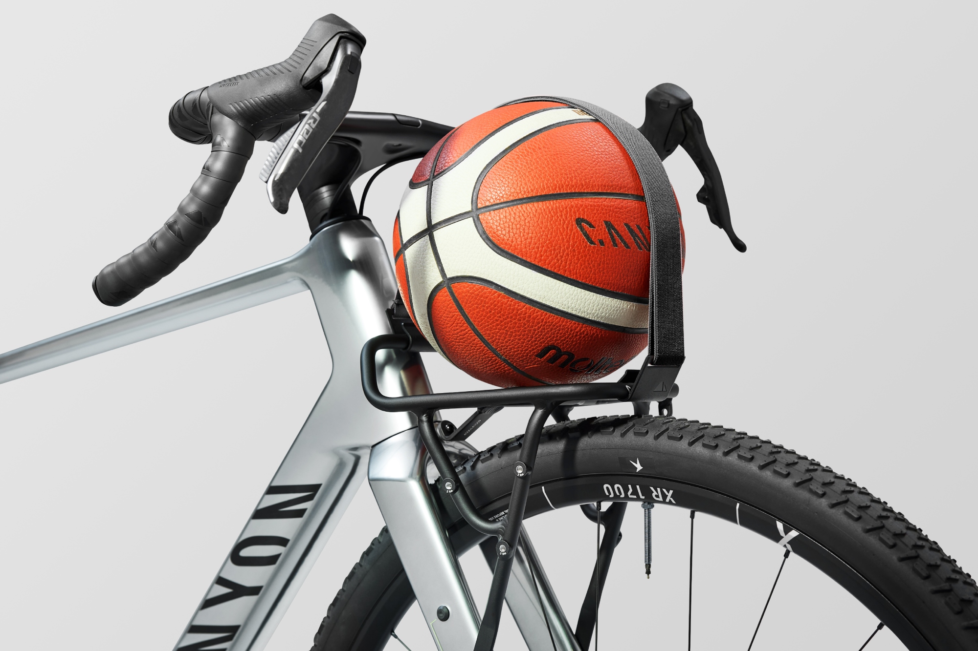 LeBron James' 3XL Canyon Grizl with 32&amp;quot; wheels