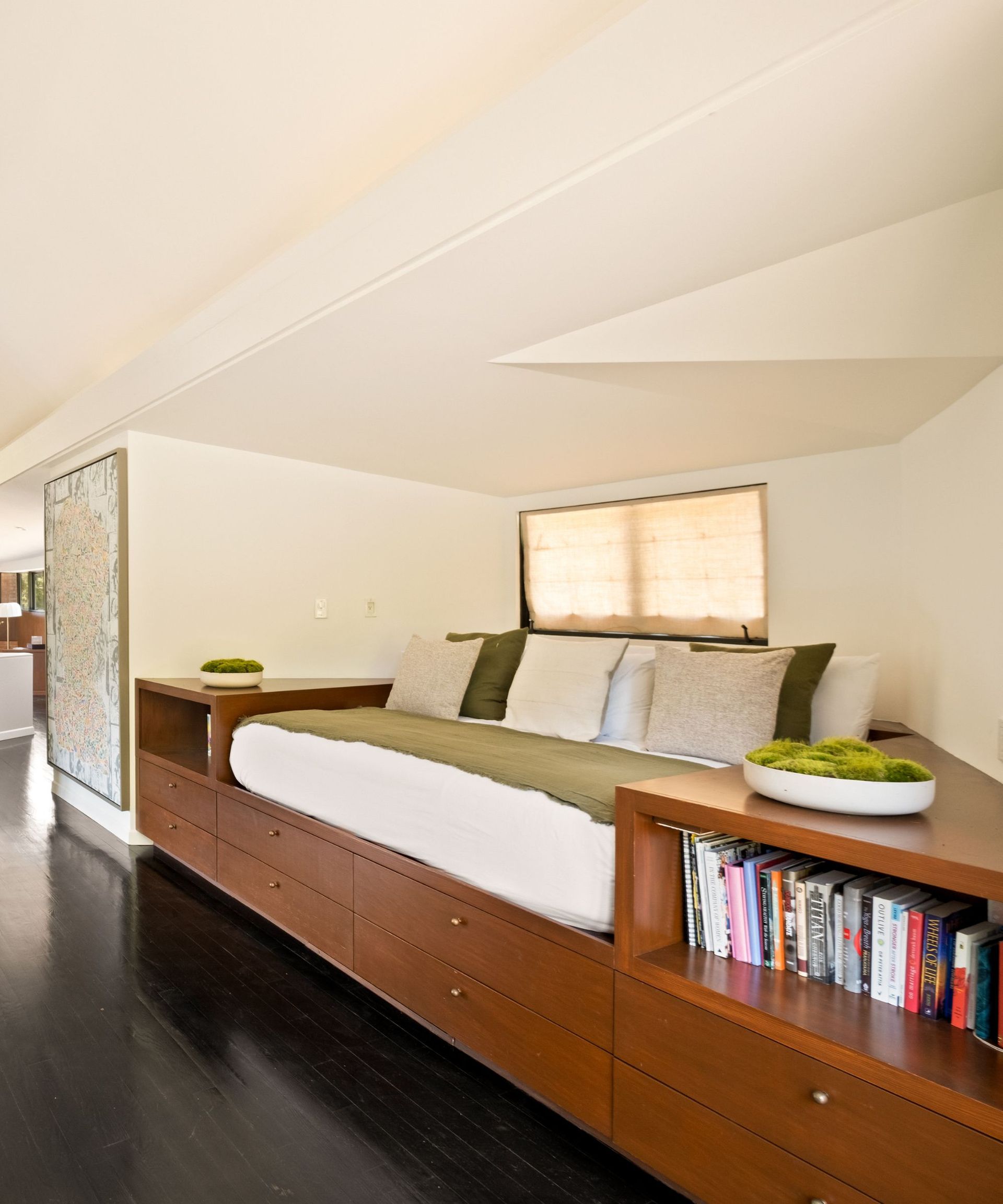 Diane Keaton's daybed