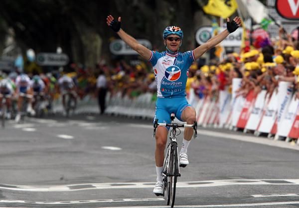 Frenchman Thomas Voeckler (BBOX Bouygues Telecom) celebrates his victory.
