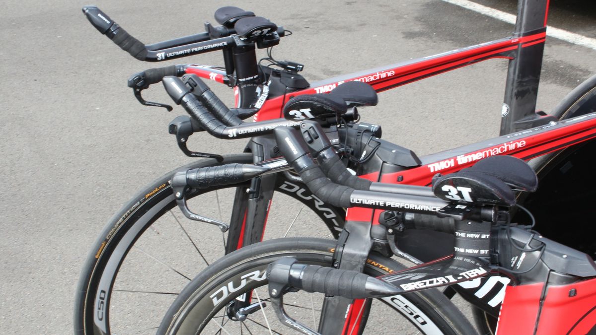 WorldTour teams like BMC, on the other hand, have their bikes largely homogenized and buttoned up.