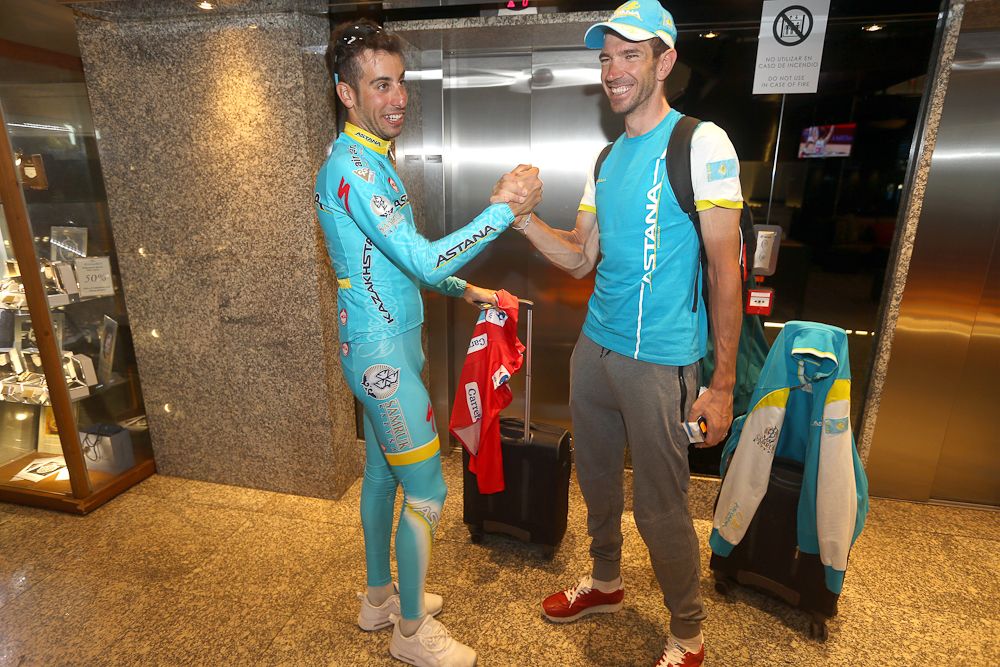 Fabio Aru and Alessandro Vanotti at the race hotel.