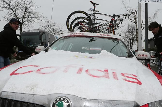 The Cofidis care shows the reason why the race was shortened - snow!