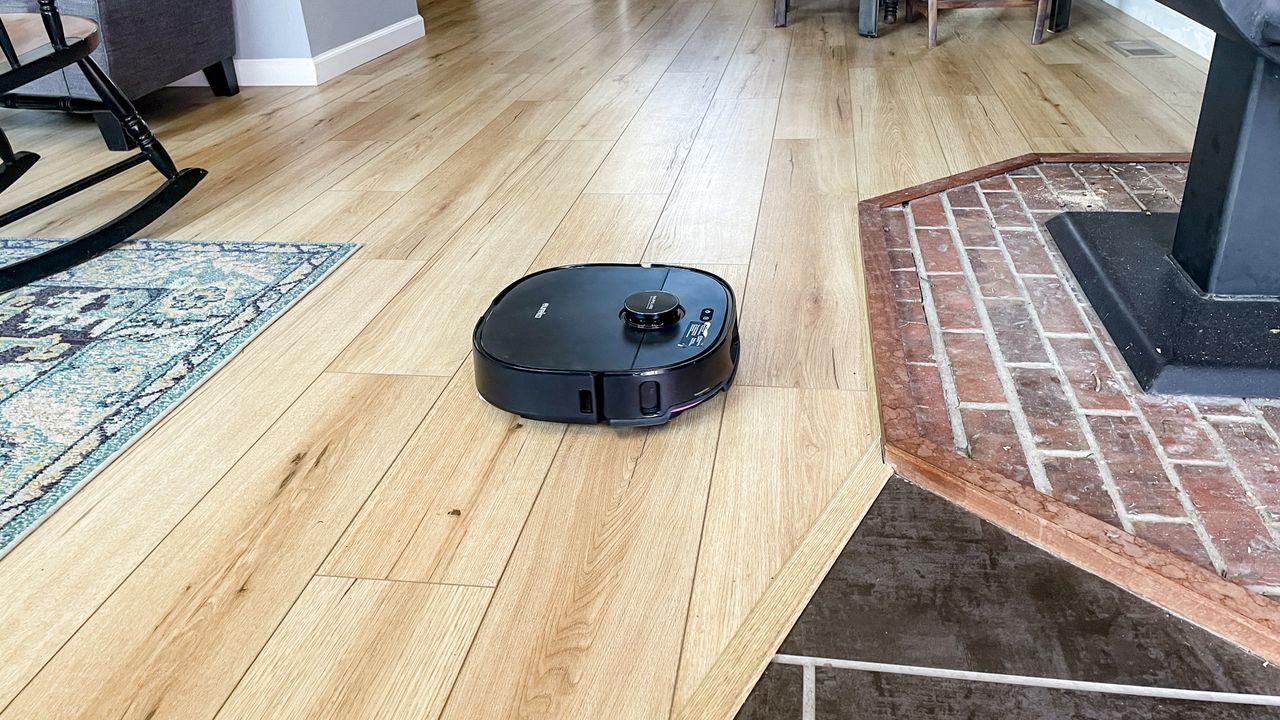 Eureka J15 Max Ultra robot vacuum cleaning hard wood floor