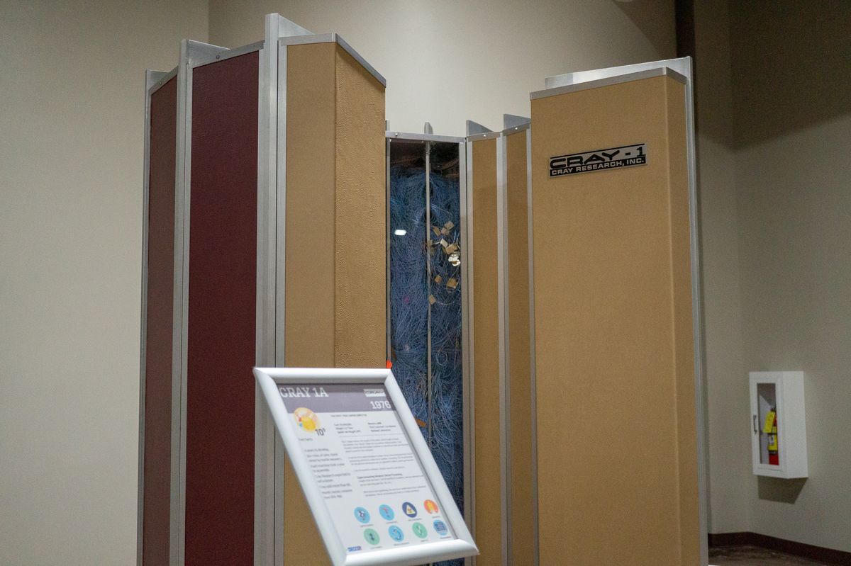Cray-1 (1975)