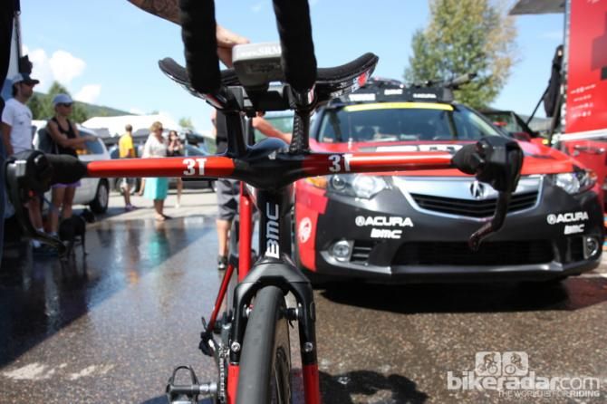 Van Garderen's custom bar isn't so much low as it is extremely narrow