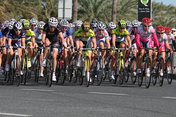 The wide roads of the Doha Corniche gave the bunch plenty of space