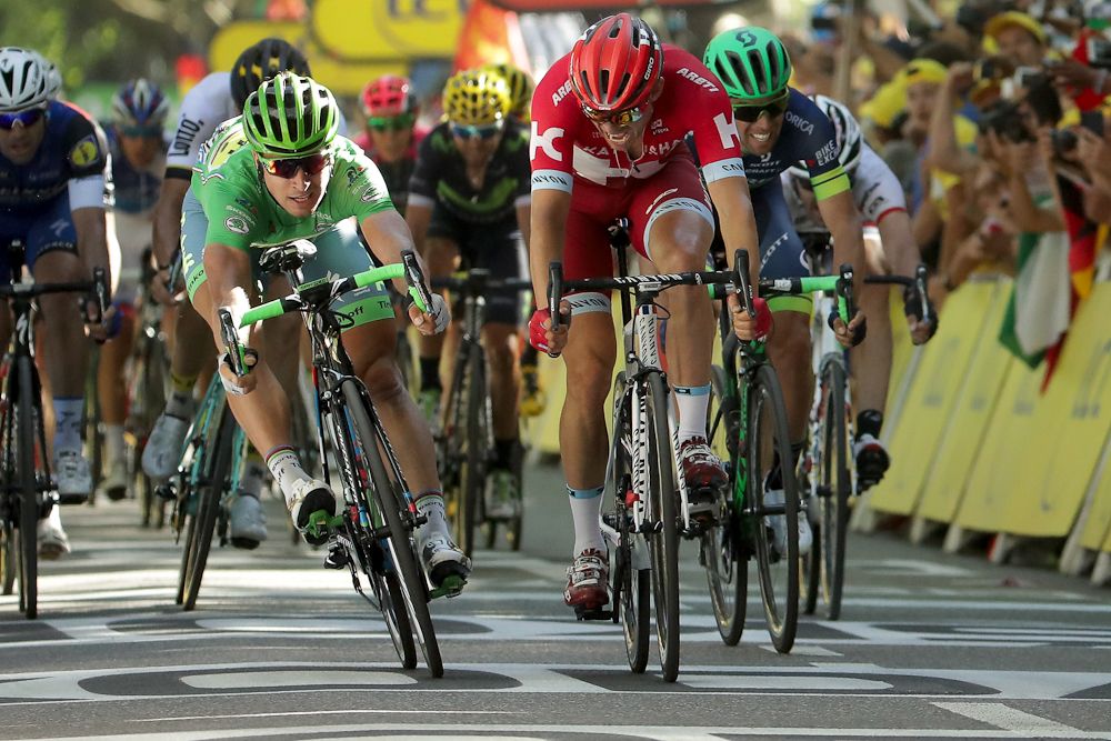 Peter Sagan edges out Alexander Kristoff to win stage 16 at the Tour de France