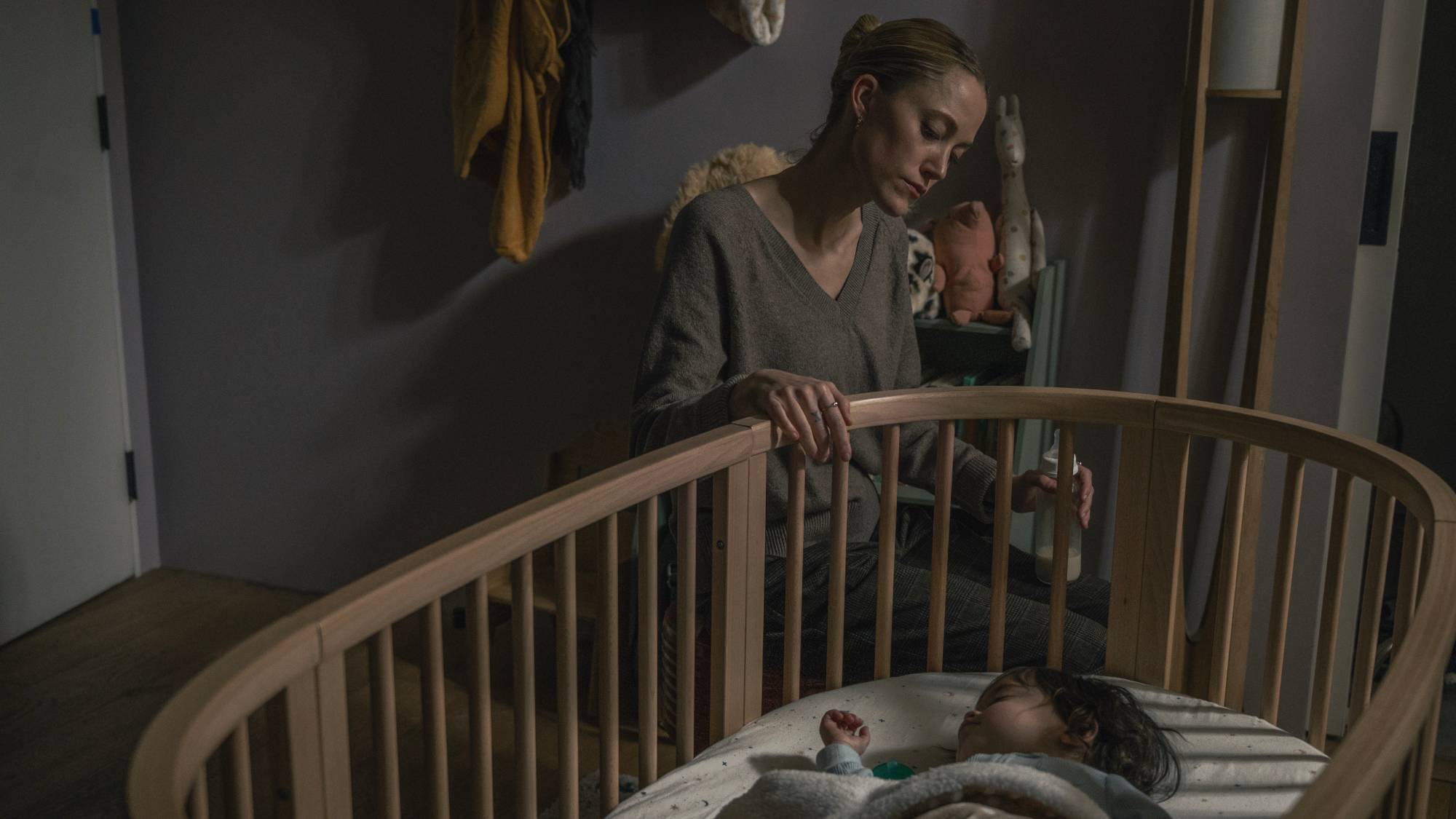 Maika Monroe as Polly Murphy in &quot;The Hand That Rocks the Cradle&quot;