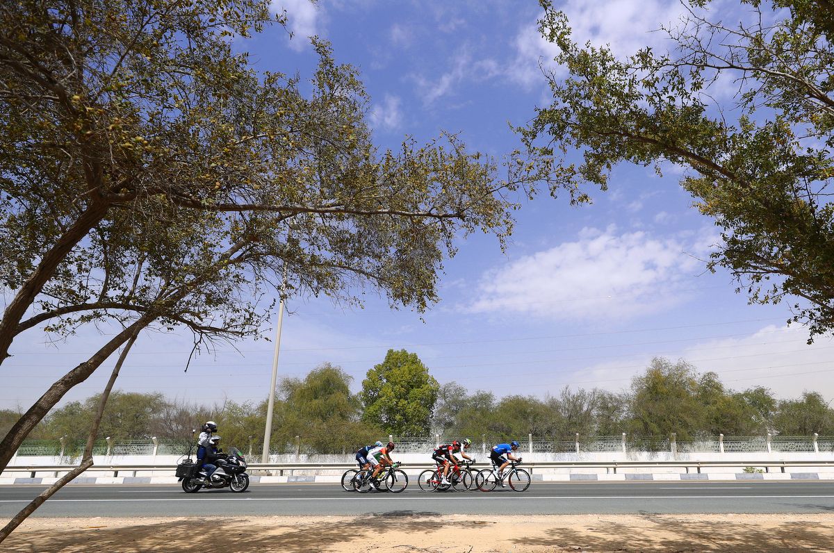 The breakaway under the UAE sun on Stage 2