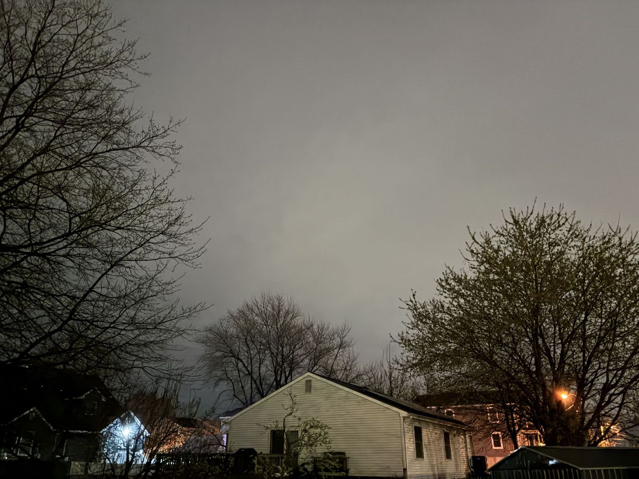 Apple iPhone 16e low light sample.