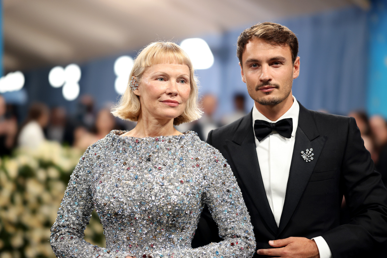 NEW YORK, NEW YORK - MAY 05: (L-R) Pamela Anderson and Brandon Thomas Lee attend the 2025 Met Gala Celebrating "Superfine: Tailoring Black Style" at Metropolitan Museum of Art on May 05, 2025 in New York City. (Photo by John Shearer/WireImage)