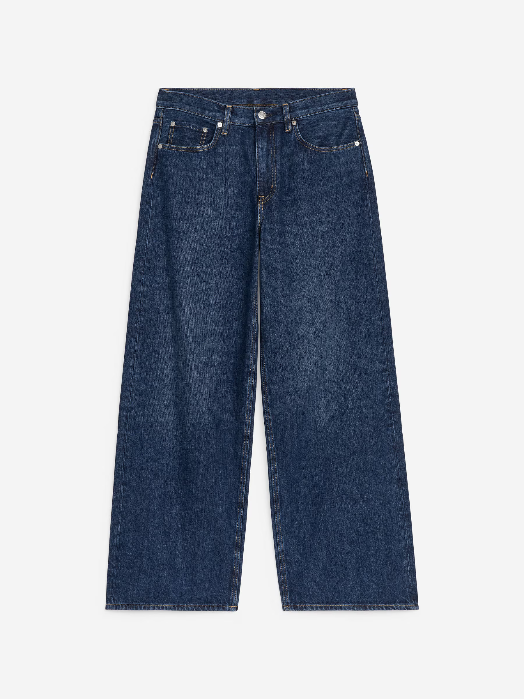 An image of Arket loose jeans.