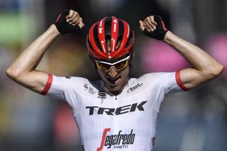 Bauke Mollema wins the 15th stage of the Tour de France.