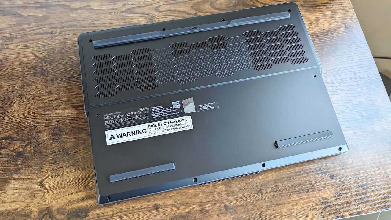 Lenovo Legion Pro 5i (Gen 9) underside.