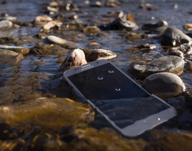 Samsung Galaxy S7 image: The phone is IP68-certified, which means it's dust-proof and water resistant up to 1.5 meters for 30 minutes.