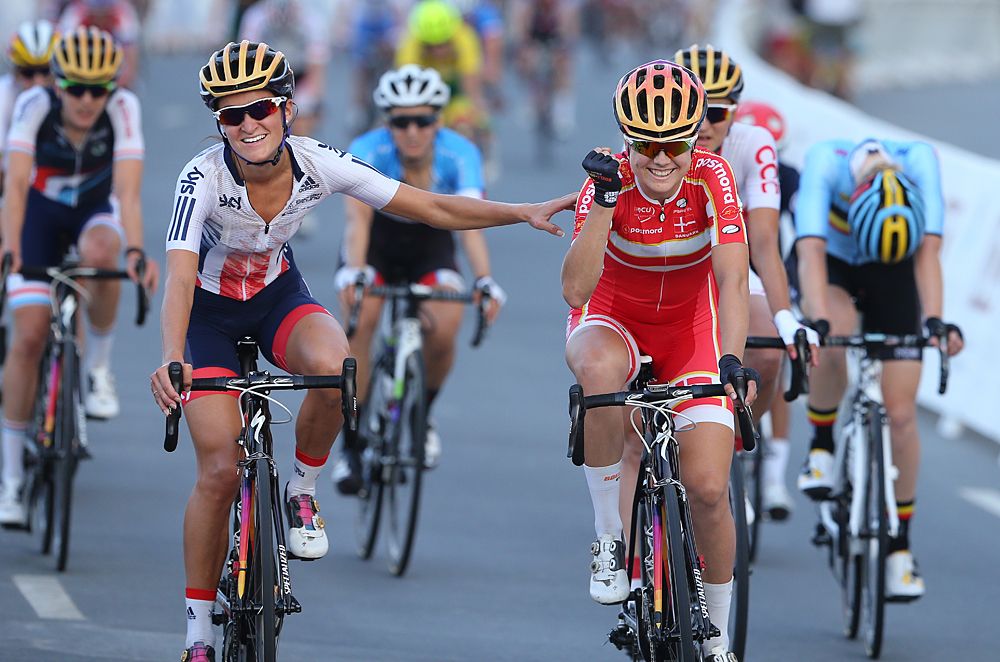 Lizzie Deignan (Great Britain) congratulates new world champion Amalie Dideriksen (Denmark)