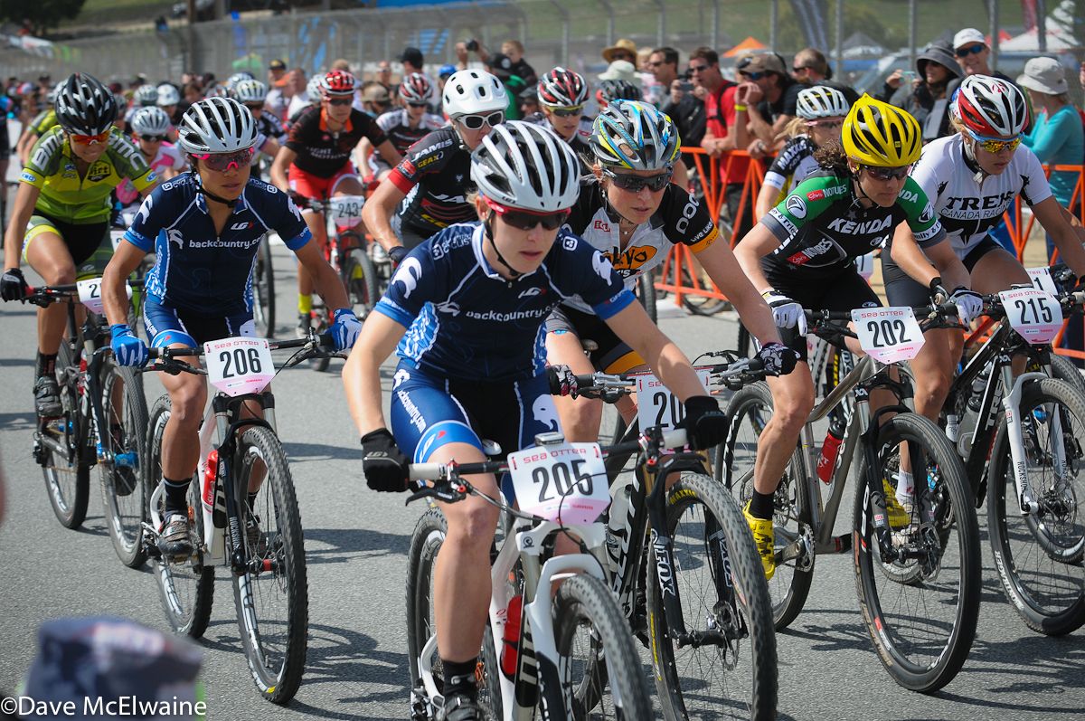 Chloe Woodruff (NoTubes Niner) leads out the women&rsquo;s field last year&rsquo;s short track race