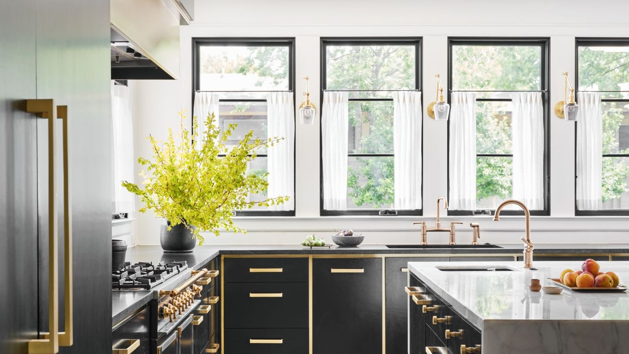 small kitchen windows with cafe curtains