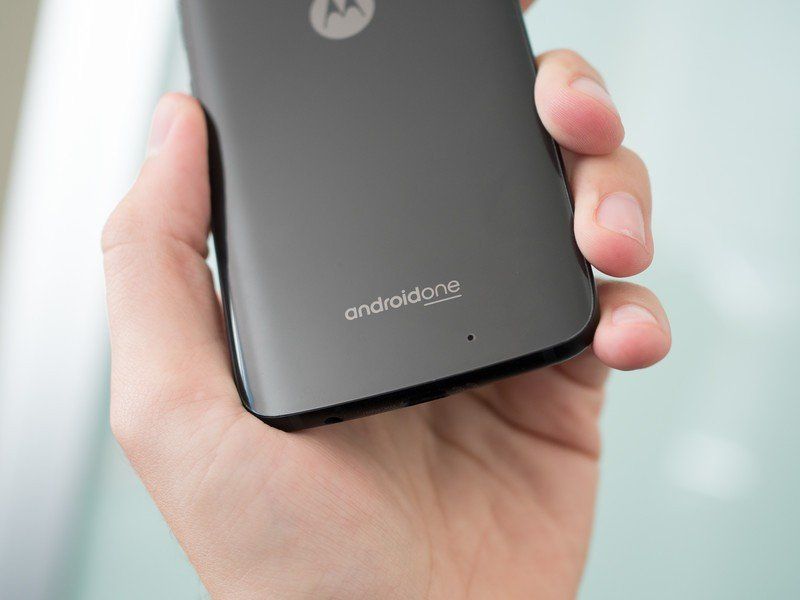 Android One Moto X4
