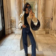 Outfit with trench coat and jeans