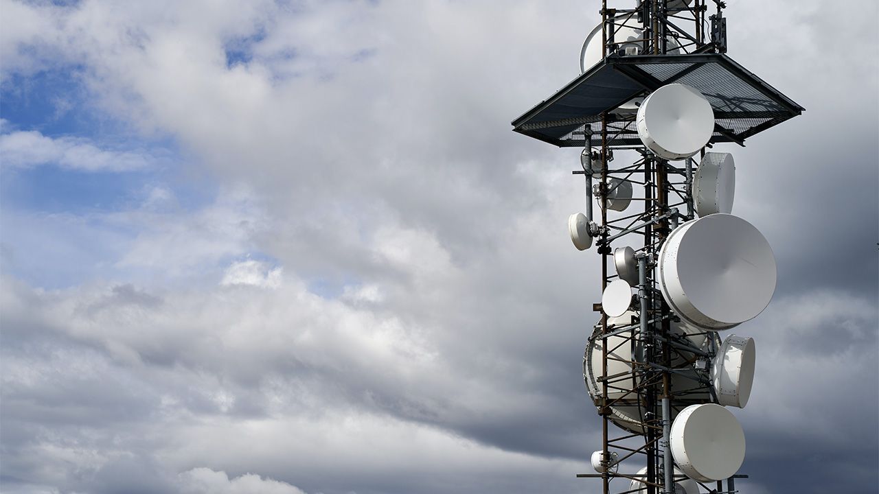 tomshardware.com - Luke James - South Korea's telecom giants surprise 7 million users with unlimited, universal internet - net access declared a 'basic telecommunications right,' 400 Kbps data after monthly plans run out