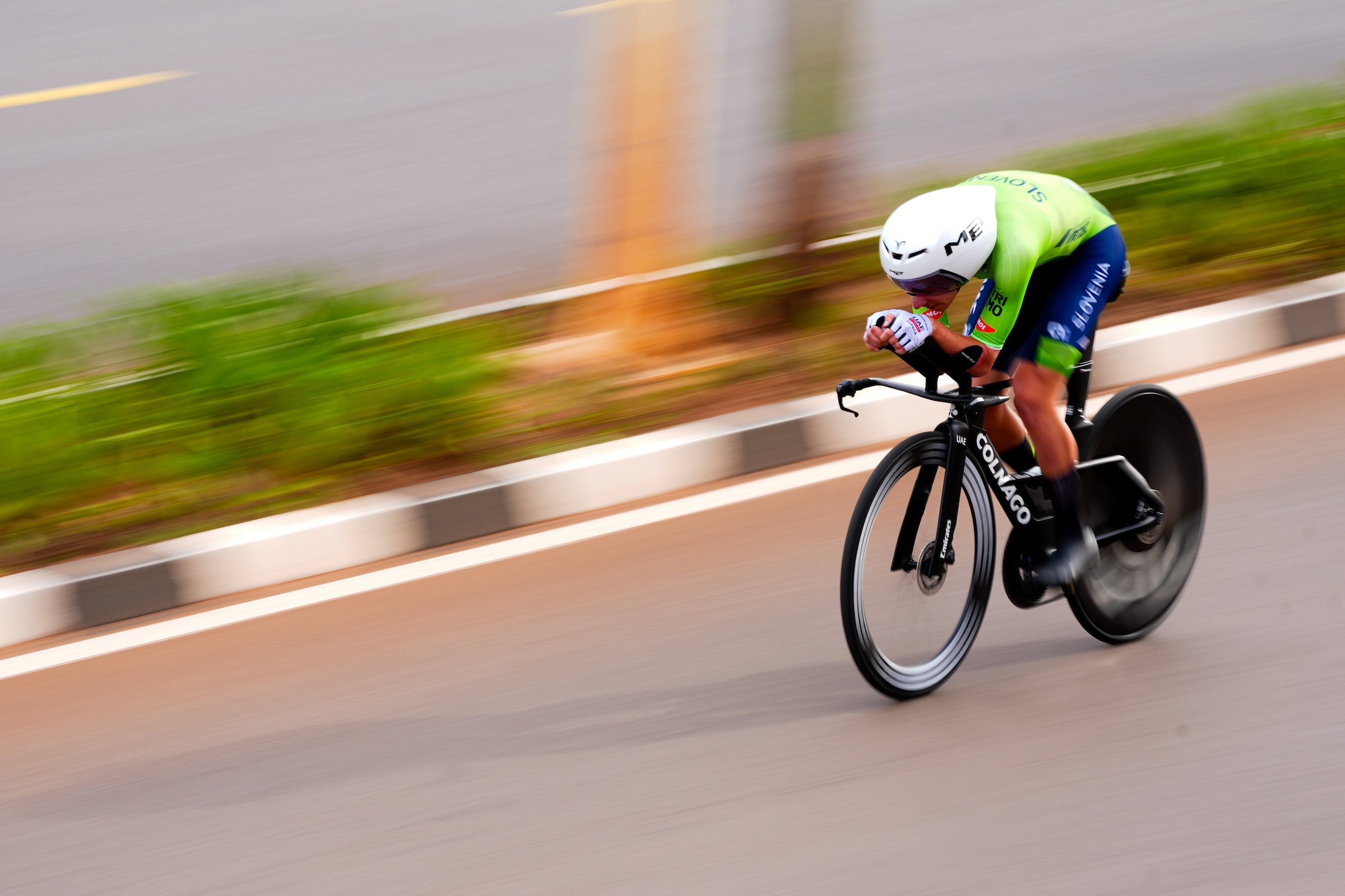 Picture by Zac Williams/SWpix.com - 21/09/2025 - Cycling - 2025 UCI Road World Championships - BK Arena to Kigali Convention Centre, Kigali, Rwanda - Men Elite Individual Time Trial (ITT) - Tadej Pogacar (Slovenia)