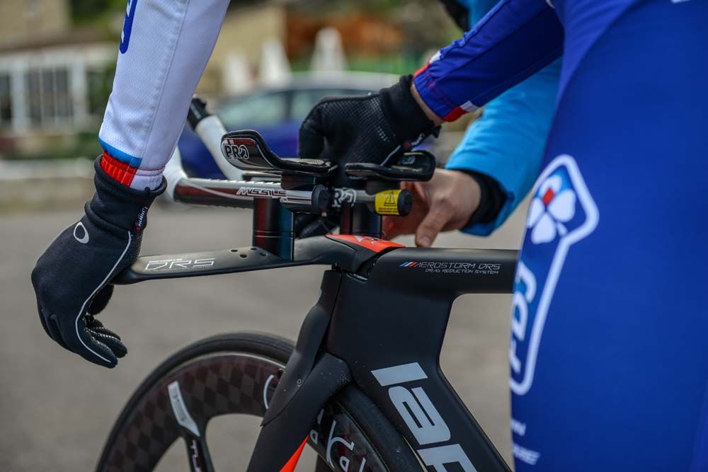 A rider prepares to set off off on his Lapierre Aerostorm DRS