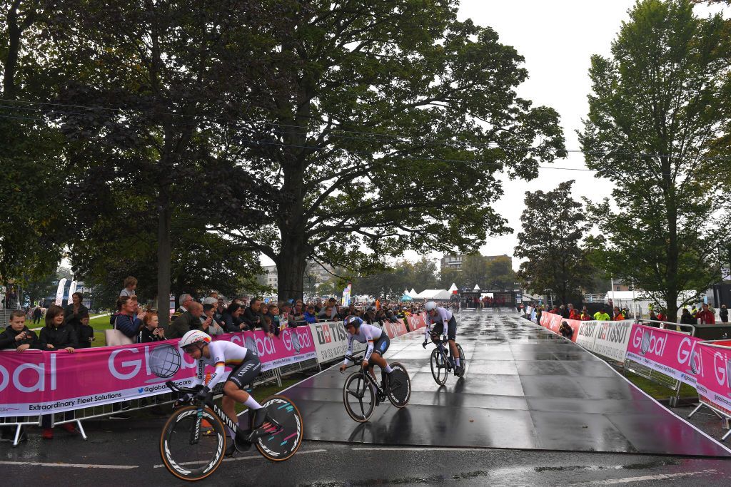 Lisa Brennauer, Lisa Klein and Mieke Kroger hit the road for Germany
