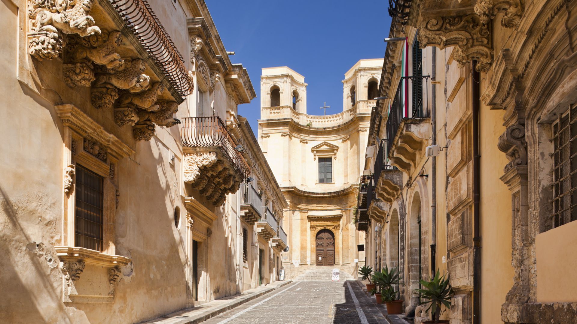 Noto, Sicily street view